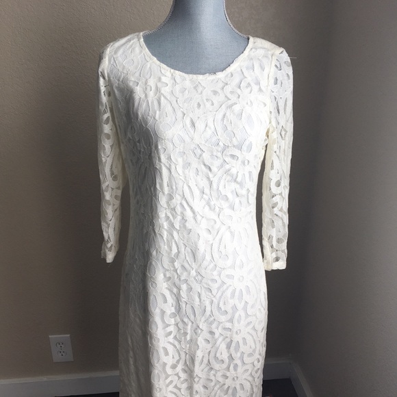 White lace dress - Picture 2 of 4